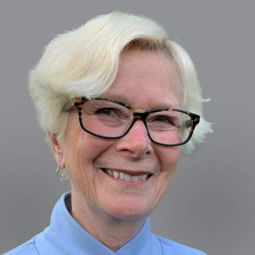 Beth Teal Headshot