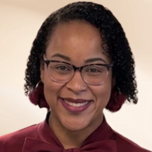 Stephanie Paredes Headshot
